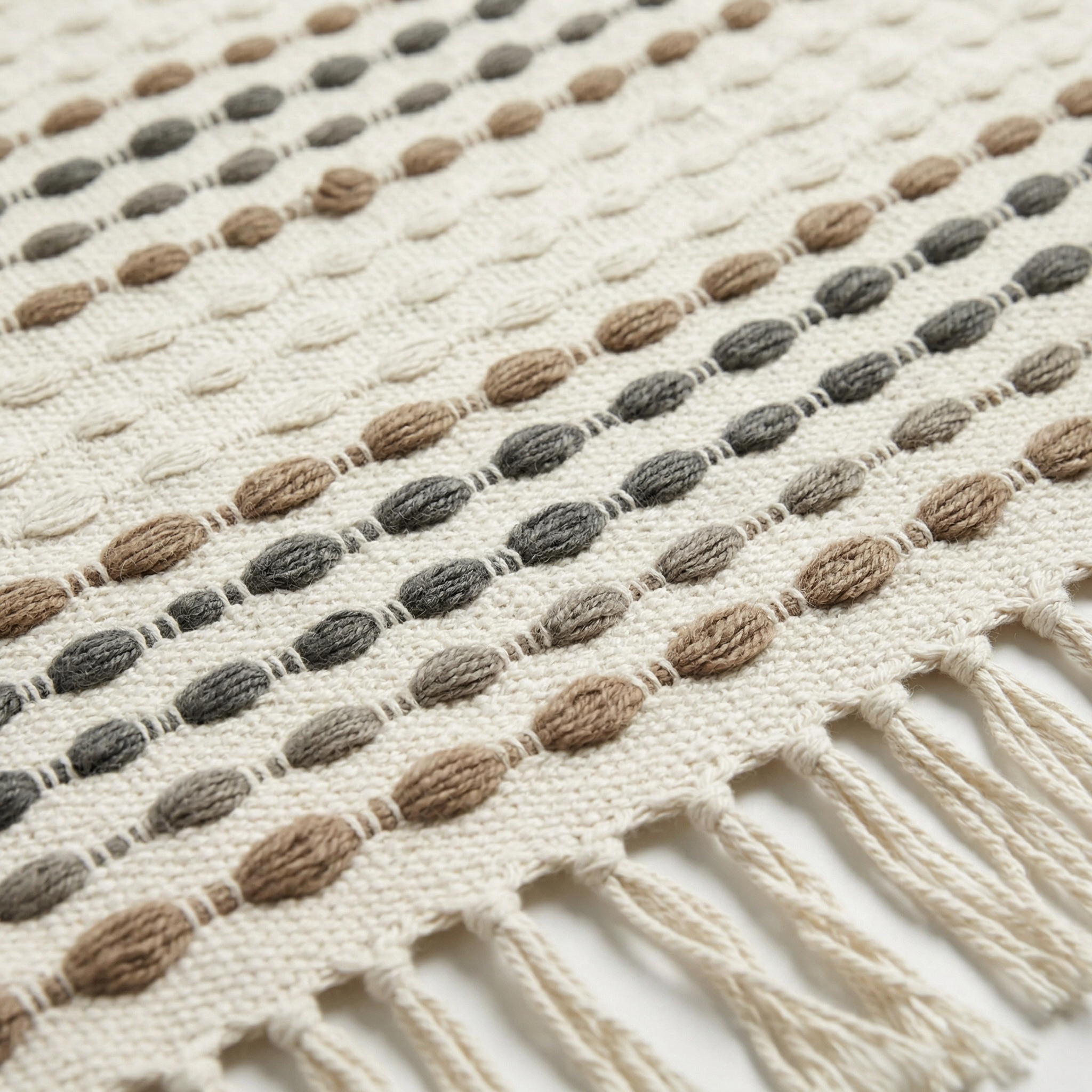 GALLEGO beige close up
